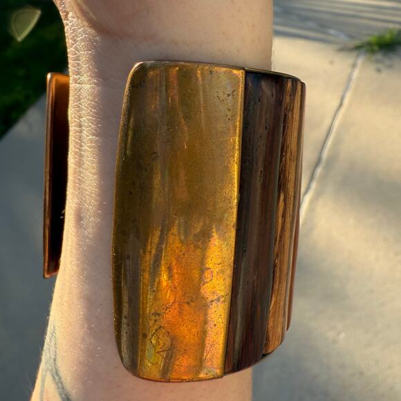 Gorgeous VTG Brass and Hardwood Cuff Bracelet - Picture 8 of 8